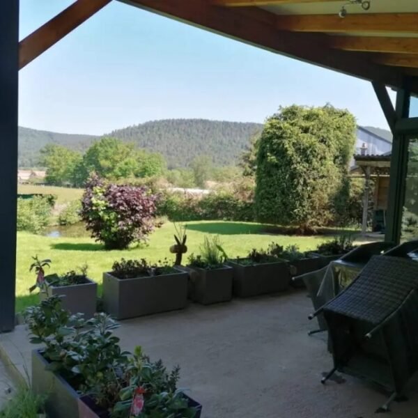 La terrasse du Gîte La Heckeliere à La Houssière dans les Vosges daas la région Grand Est