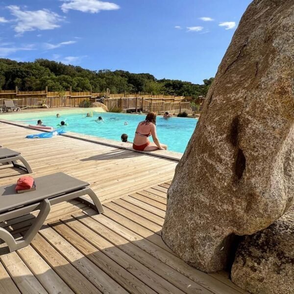 La piscine de Kevano du Camping Kevano plage à Pianottoli-Caldarello en Corse-du-Sud en Corse