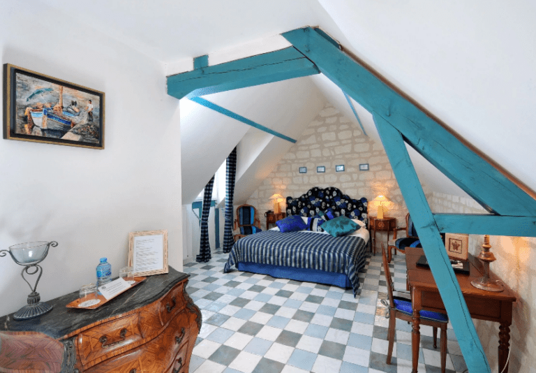 chambre de l'hôtel la demeure de la vignole