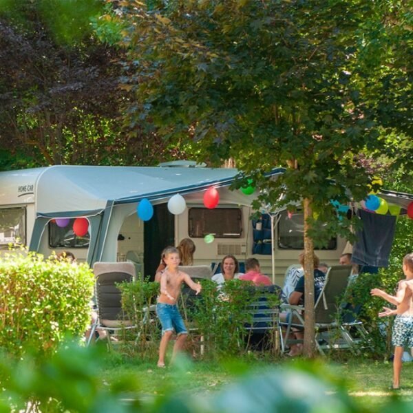 Emplacement au Camping Canöe Gorges du Tarn à Rivère-sur-Tarn dans l'Aveyron en Occitanie