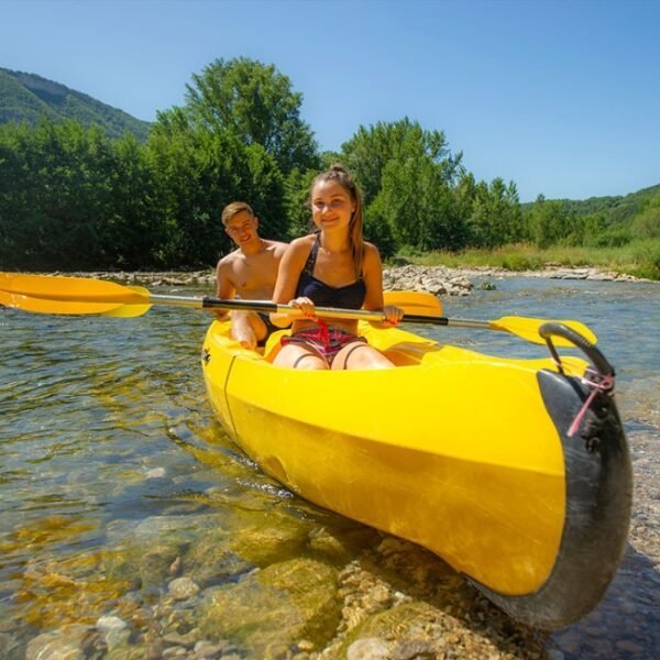 Canoe au Camping Canöe Gorges du Tarn à Rivère-sur-Tarn dans l'Aveyron en Occitanie