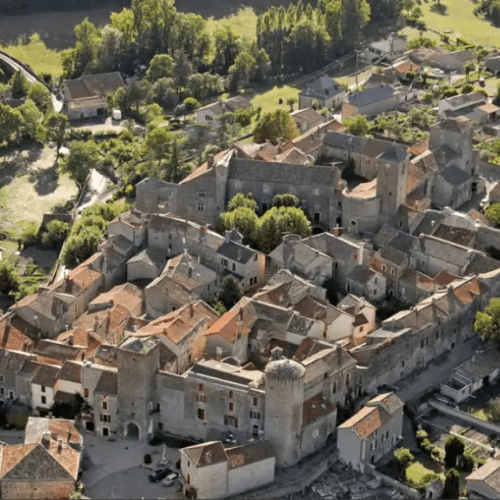 Visitez la commanderie des templiers du Larzac avec vos enfants et votre chien près de Millau