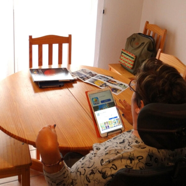 Salon adapté PMR des Gîtes des 5 Chemins dans le massif du Sancy dans le Puy de Dôme en Auvergne