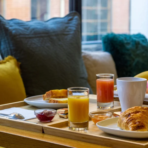 Le petit déjeunerde l'Hôtel de France à Toulouse en Haute-Garonne en Occitanie