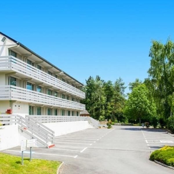 Parking gratuit du Hôtel Campanile Fougères à Fougères, Ille et Vilaine en Bretagne