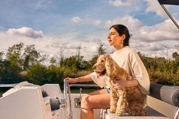 Les 9 meilleures destinations Le Boat pour une croisière avec son chien