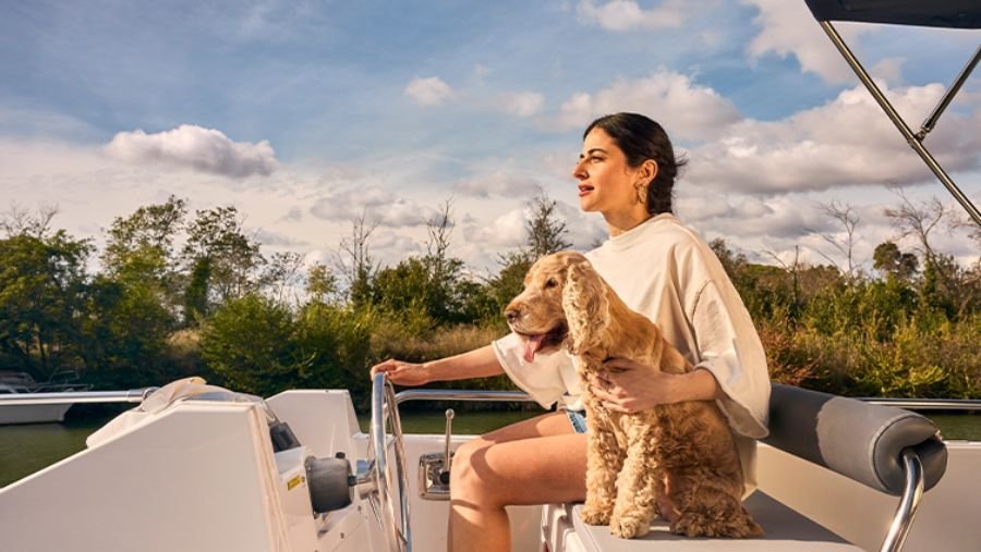 Les 9 meilleures destinations Le Boat pour une croisière avec son chien