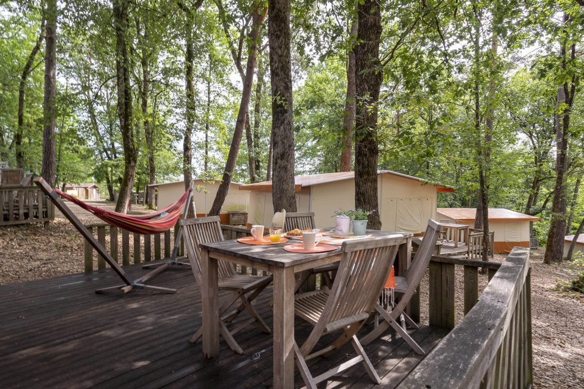 Tentes Lodges Insolites, camping le Valenty