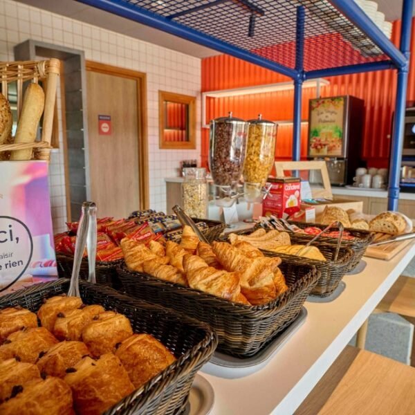 Buffet à l'Ibis Budget Nangy Annemasse à Nangy en Haute Savoie, Auvergne Rhône Alpes