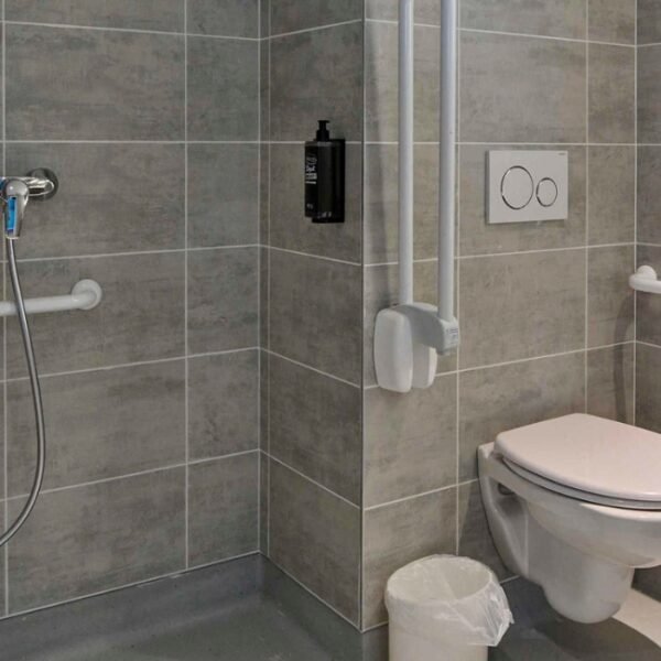 Salle de bain de Ibis Budget Nangy Annemasse à Nangy en Haute Savoie, Auvergne Rhône Alpes