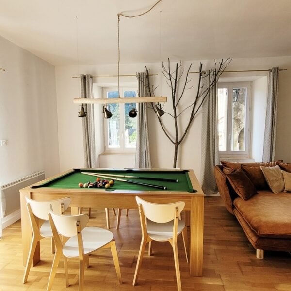 Billard dans l'espace relax de Maison Pierres Bois Feuilles à Alzon en Gard, Occitanie