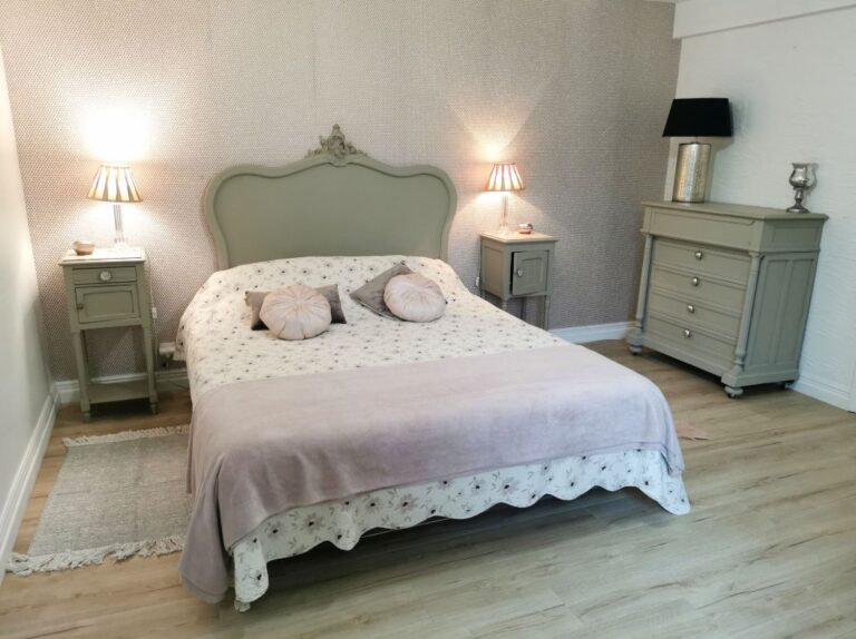 Chambre double dans Les Gites de la Ferme du Chateau en Normandie dans la Manche au cœur du Cotentin et proche des plages