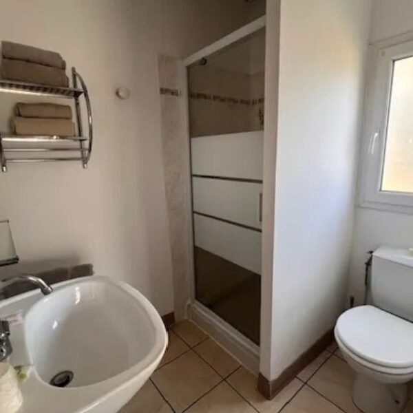 Salle de bain à La Ferme Antoinette à Les Mathes en Charente-Maritime en Nouvelle Aquitaine