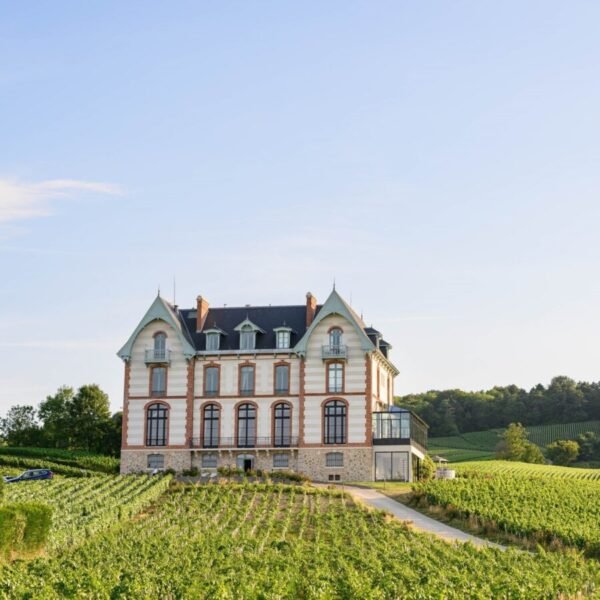 Château de Sacy près de Reims en Champagne dans le Grand Est.