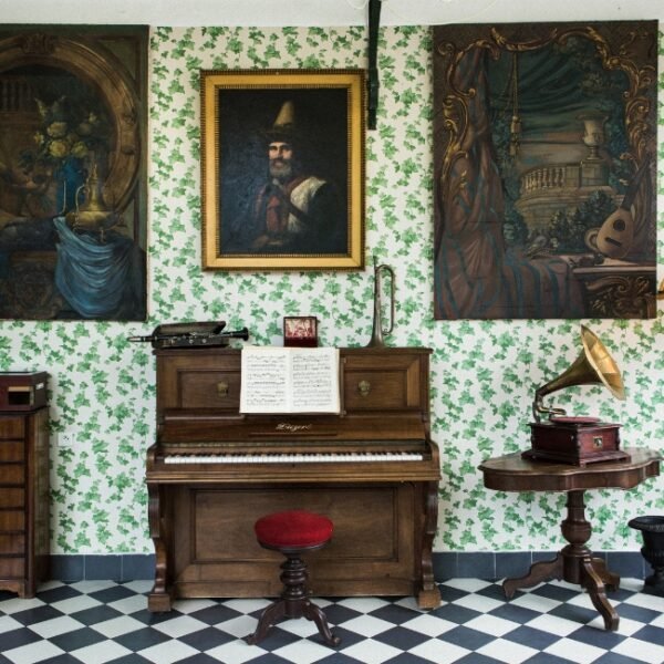 Piano à l'Hôtel Castel Brando à Brando en Haute-Corse dans la Corse