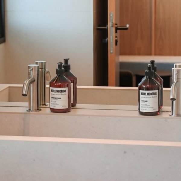 Salle de bain à l’Hotel Moderne à Porto Vecchio en Corse de Sud en Corse