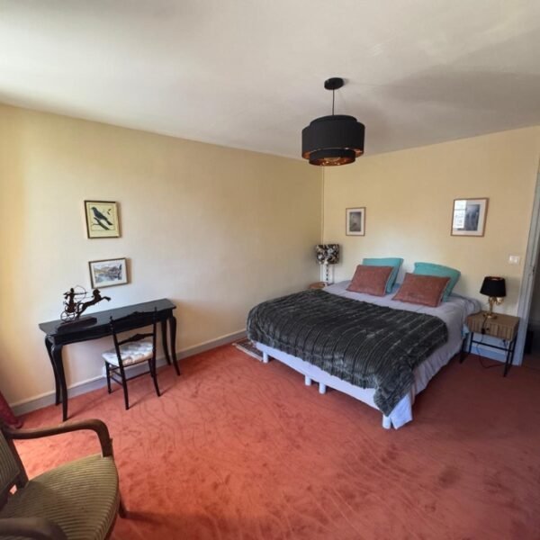 Chambre avec double lit au Gite Ô & Terre à Dormelles en Seine-et-Marne à l'Île-de-France
