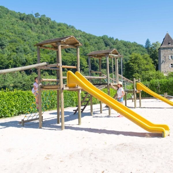 Jeux enfants au Camping Sea Green Le Gibanel à Argentat à Corrèze en Nouvelle-Aquitaine