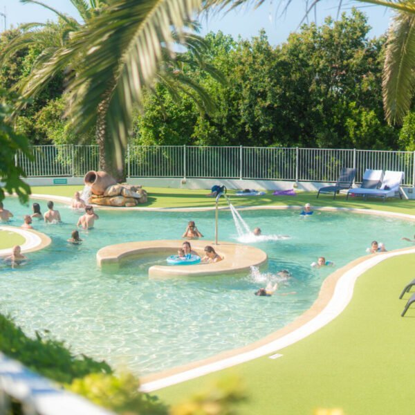 Piscine au Camping Sea Green Erreka à Bidart dans le Pyrénées-Atlantiques en Nouvelle-Aquitaine