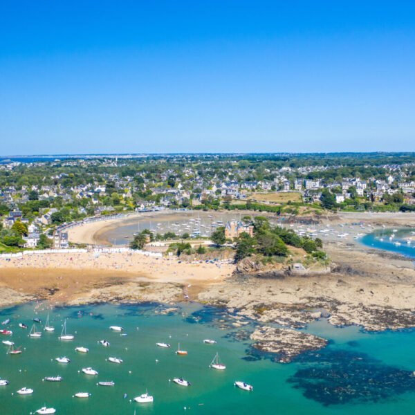 Plage à cote du Camping Sea Green Emeraude à Saint-Briac-sur-Mer à Ille-et-Vilaine en Bretagne