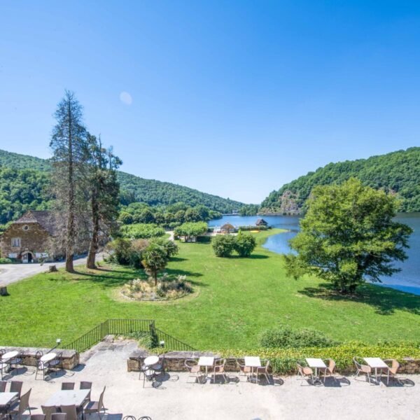 Restaurant au Camping Sea Green Le Gibanel à Argentat à Corrèze en Nouvelle-Aquitaine