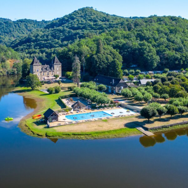 Chateau du Gibanel au Camping Sea Green Le Gibanel à Argentat à Corrèze en Nouvelle-Aquitaine