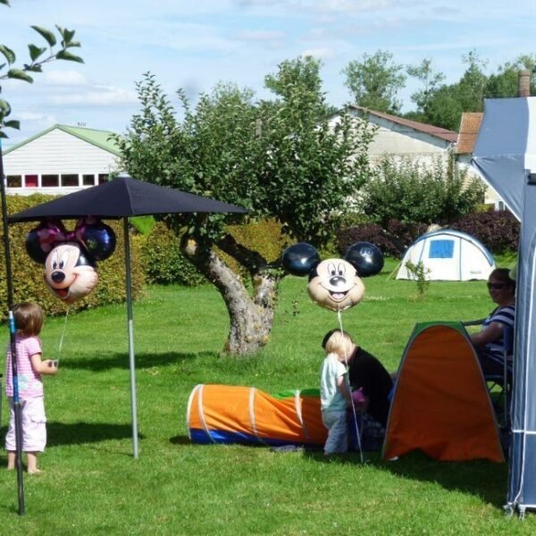Camping pour enfants proche de Disneyland Paris au Camping Caravaning des 4 Vents à Crèvecœur-en-Brie en Seine-et-Marne en Île-de-France