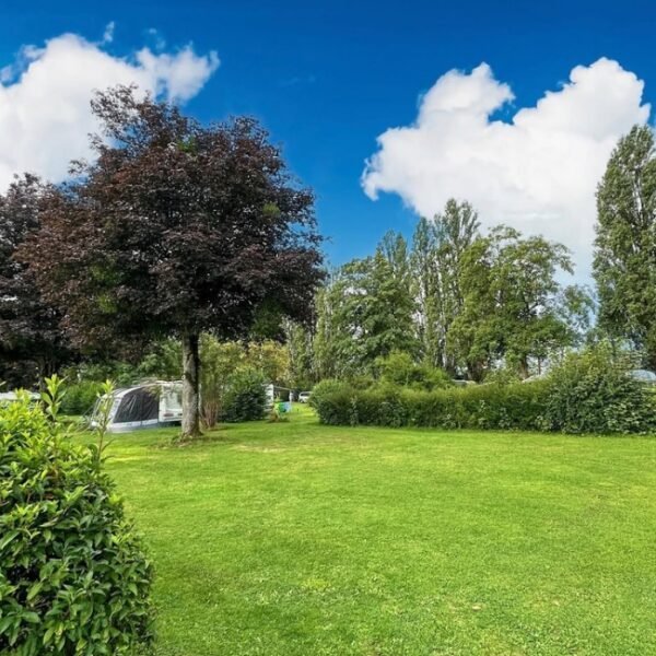 Emplacement au Camping Caravaning des 4 Vents à Crèvecœur-en-Brie en Seine-et-Marne en Île-de-France