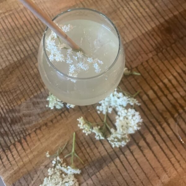 Cocktail et fleurs au Restaurant Relais de la Loire près de Chambord dans le Val de Loire