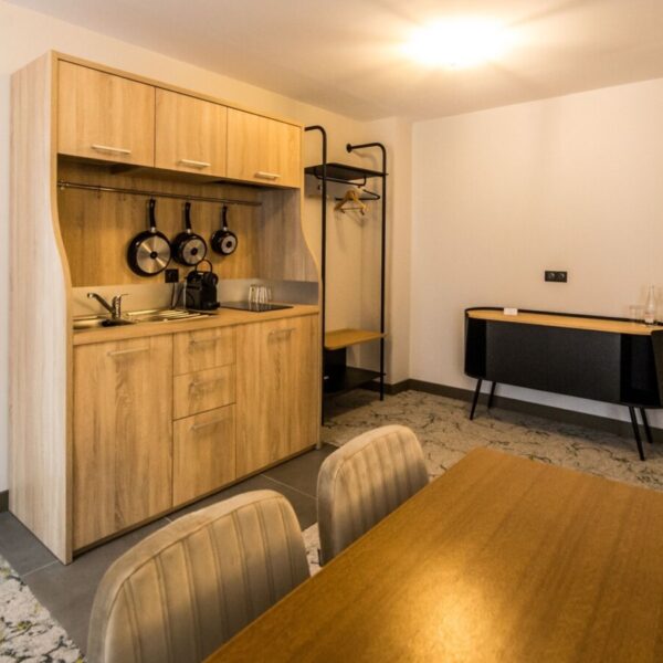 Espace cuisine d'un appartement à l'Hôtel BW Le Relais du Vigneron en Champagne à Vertus dans la Marne