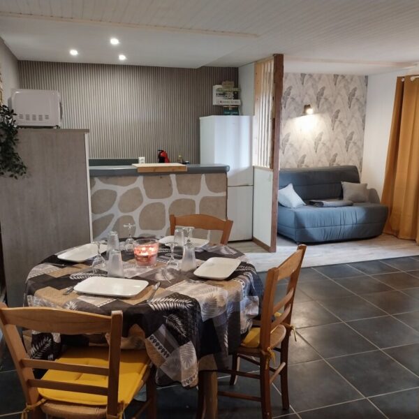Salon salle à manger du Gite Traitsanes en Berry dans le Cher en Centre Val de Loire