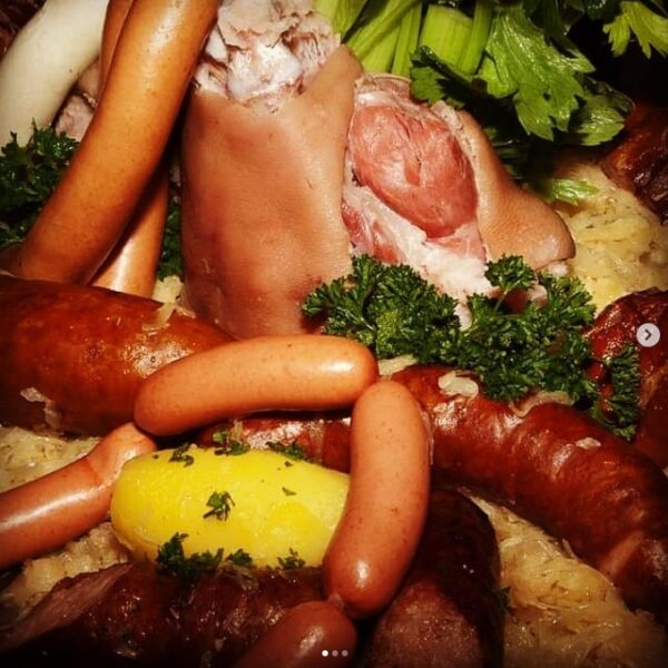 Choucroute au Restaurant Au Bois Le Sire en Alsace à Orbey proche de Colmar