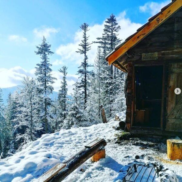 Chalet en hiver proche du Lac blanc et lac noir près du Restaurant Au Bois Le Sire en Alsace à Orbey proche de Colmar
