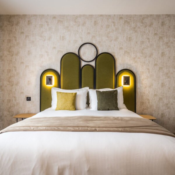 Chambre double luxueuse et romantique à l'Hôtel BW Le Relais du Vigneron en Champagne à Vertus dans la Marne