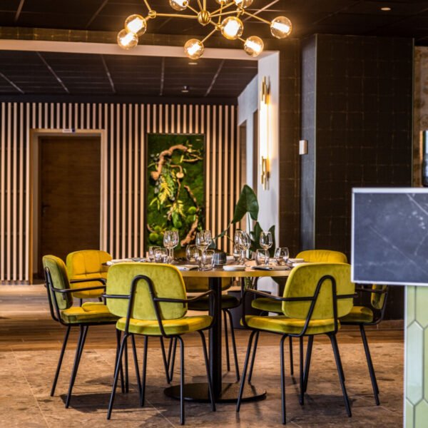 Salle du restaurant bistronomique Terre de Craie à l'Hôtel BW Le Relais du Vigneron en Champagne à Vertus dans la Marne
