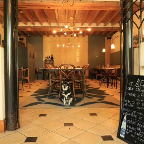 Entrée du Restaurant Relais de la Loire près de Chambord dans le Val de Loire