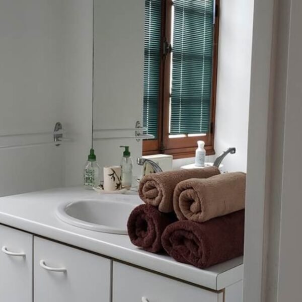 Salle de bain au Gîtes de la Maison Aubelle à Montreuil-Bellay dans la Maine-et-Loire en Pays de la Loire