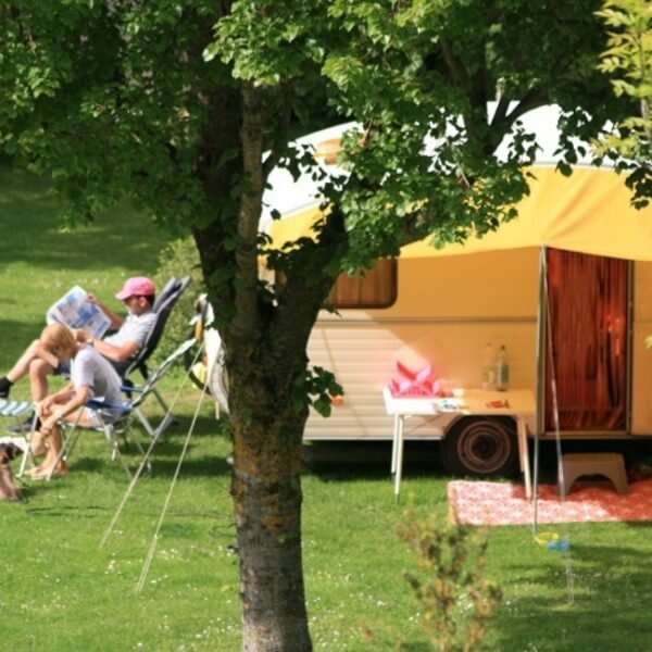 Emplacement au Camping La Cascade à Meyrueis en Lozère en Occitanie
