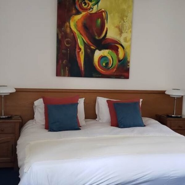 Chambre avec double lit au Gîtes de la Maison Aubelle à Montreuil-Bellay dans la Maine-et-Loire en Pays de la Loire