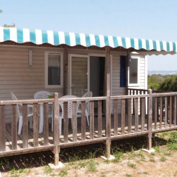 Mobil home au Camping le Méditerranée à Hyères dans le Var en Provence-Alpes-Côte d'Azur