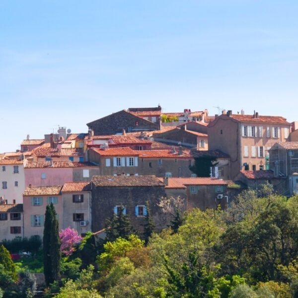 Grimaud dans le Var en Provence-Alpes-Côte d'Azur