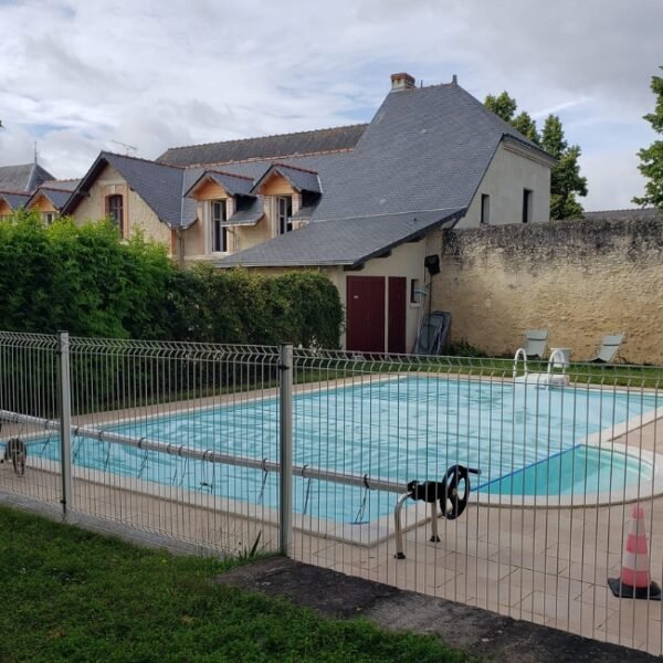 Piscine au Gîtes de la Maison Aubelle à Montreuil-Bellay dans la Maine-et-Loire en Pays de la Loire