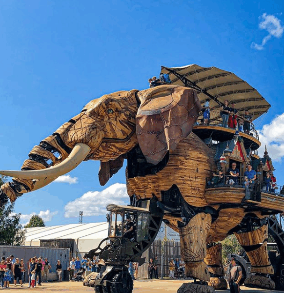 Emblème de la ville, le grand éléphant à découvrir près de l'Okko Hôtels Nantes Centre Ville en Pays de Loire dans l'ouest de la France