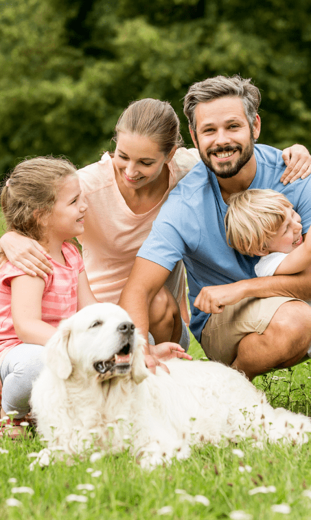 famille avec un chien dans le Berry pour une semaine de vacances