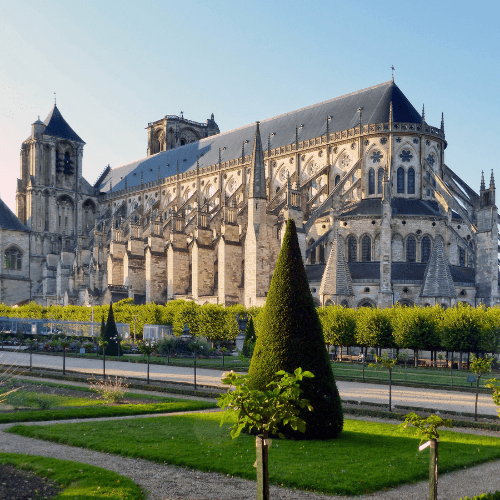 cathédrale de Bourges - Berry - itinéraire dog-friendly d'une semaine pour famille avec enfants et chien