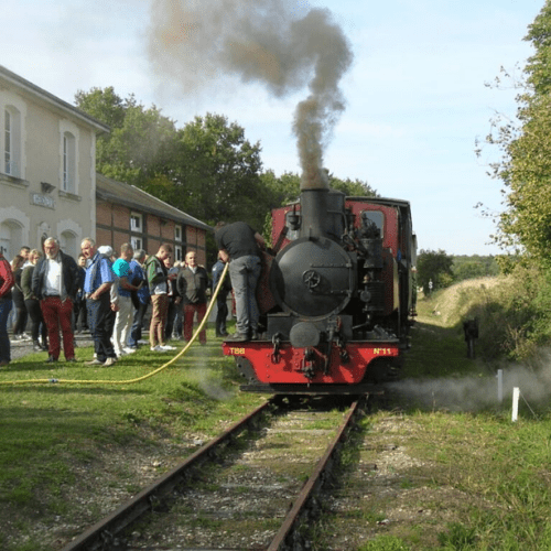 train touristique du bas Berry - itinéraire de vacances d'une semaine dans le Berry pour une famille avec deux enfants et un chien