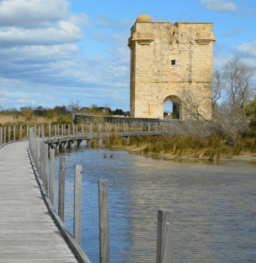 tour CarbonniÚre à Saint-Laurent-d'Aigouze - visite autorisée aux chiens en Camargue