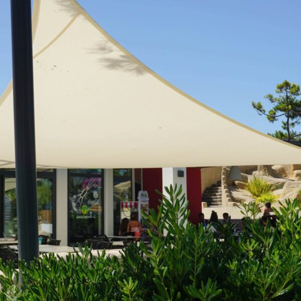 Restaurant et bar au Camping Le Tropicana à Saint-Jean-de-Monts dans la Vendée en région Pays de la Loire