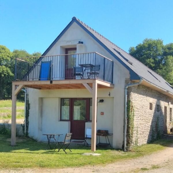 Vue extérieure de Le Domaine de Lesvaniel à Landudec dans le Finistère en Bretagne