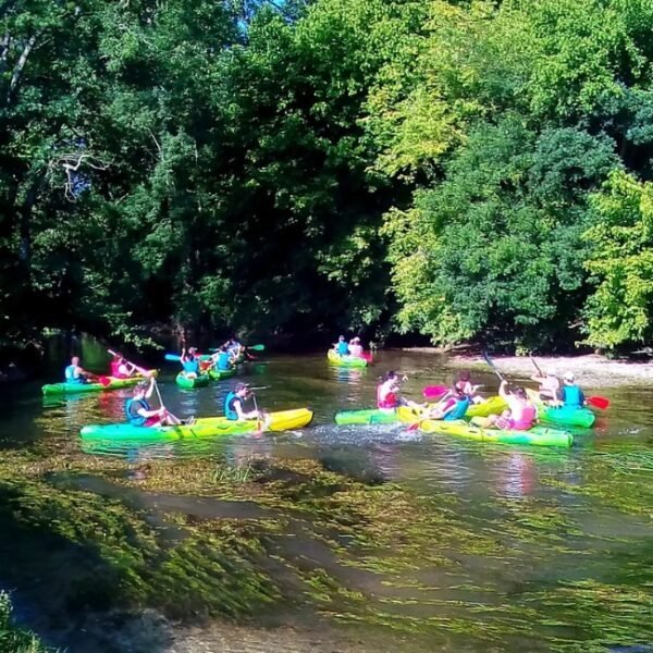 Group au Canoë Ribérac à Villetoureix en Dordogne en Nouvelle-Aquitaine
